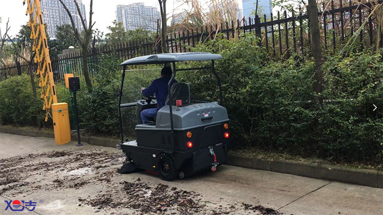 工業園工業清掃車-廣場掃地車